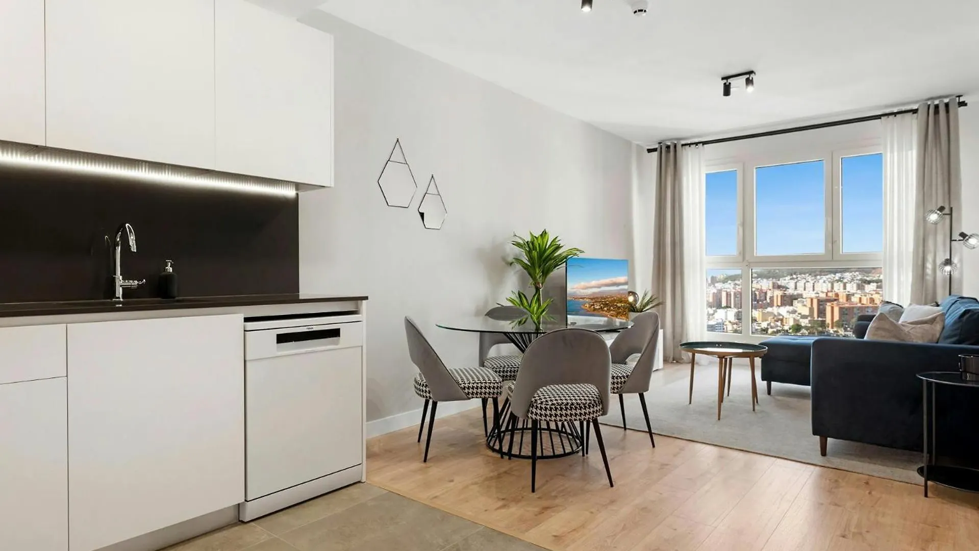 Apartament Malaga Eye Pool & Parking Free 0*,  Hiszpania